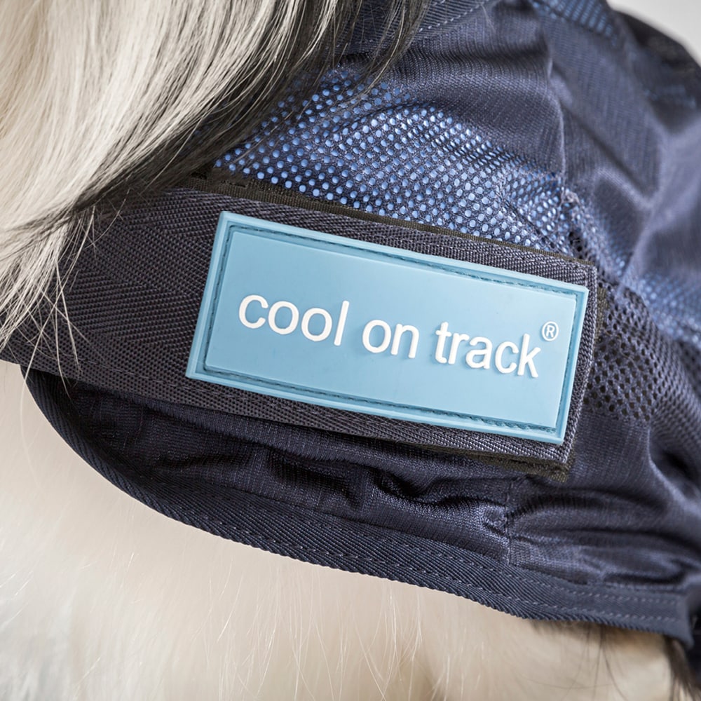 Cooling coat  Cool on Track Back on Track®
